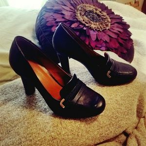 Banana Republic Black Pumps